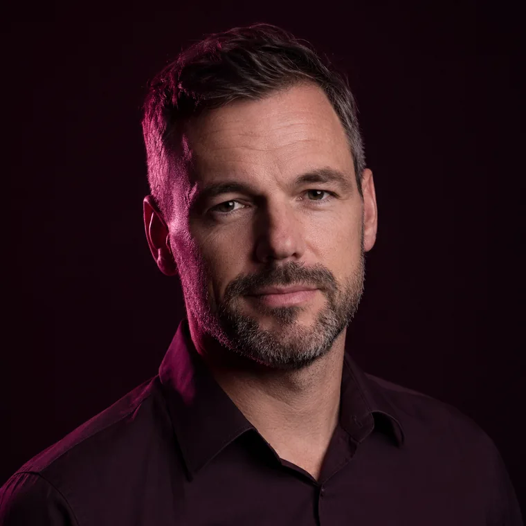 Portrait von Tobias Wagner, Gründer und Geschäftsführer von Velour Detailing